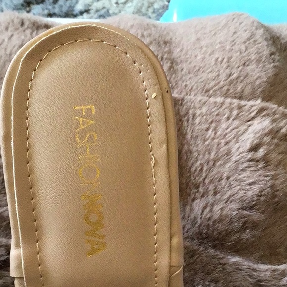 Tan - Picture 4 of 8